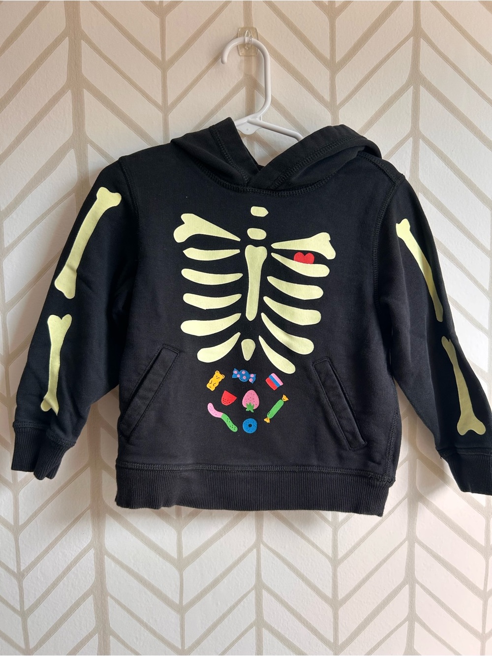 *Hanna Andersson* Kids Black Glow-in-the-Dark Skeleton Hoodie with Candy Print